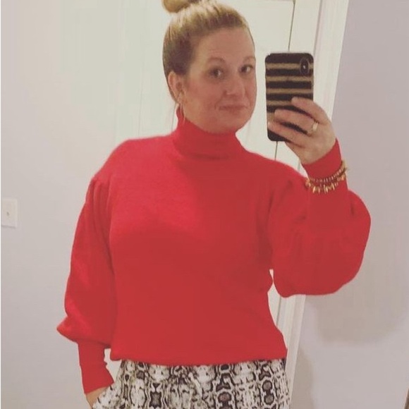 LIKE NEW Aaron and Amber Bubble Sleeve Turtleneck - Picture 7 of 7